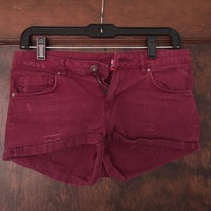 H&M maroon shorts