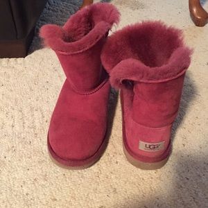 Pink Bailey button uggs size 6!