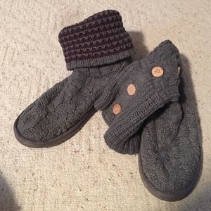 Grey knit uggs