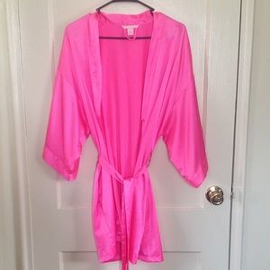🎉❗️TEMP PRICE DROP! VICTORIAS SECRET SATIN ROBE!