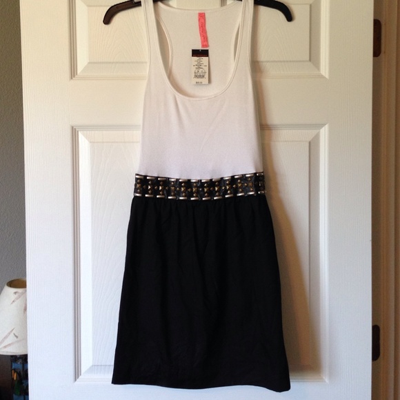 SOLD!!! 💗👏 - Picture 2 of 4
