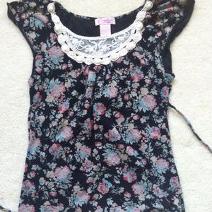 Candie's girls top