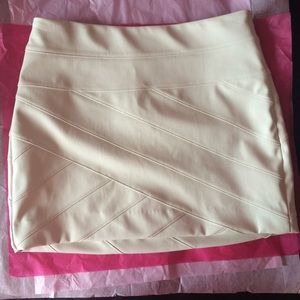 EXPRESS • MUST HAVE Skirt 😍😍😍