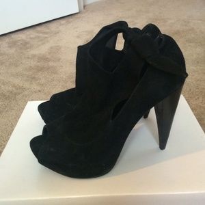 Black tie up booties