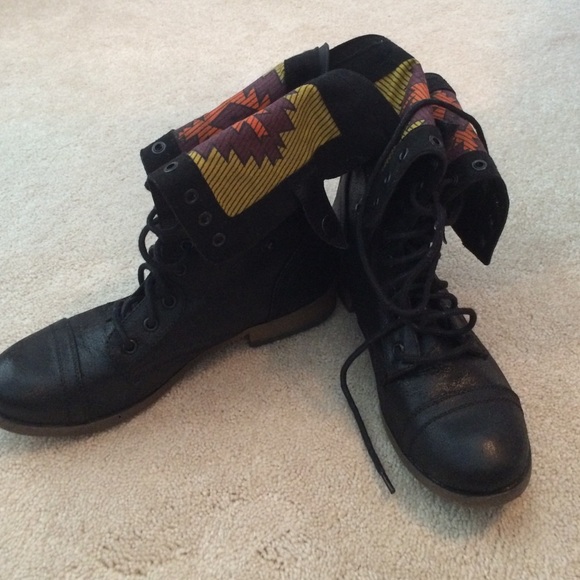 Combat boots