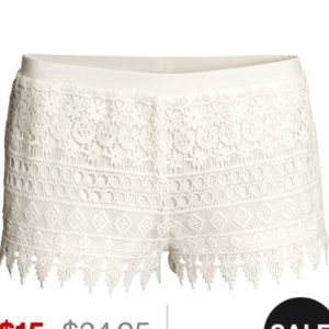 H&M White shorts 💫