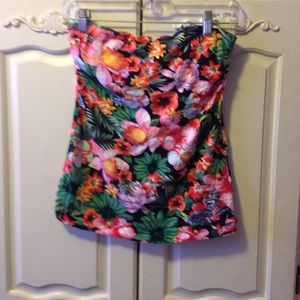 Floral tube top💗🌺💗
