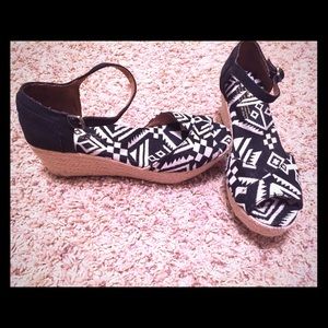 Toms Wedges