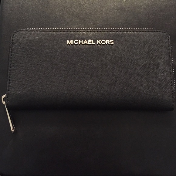 Michael Kors wallet - Picture 2 of 4