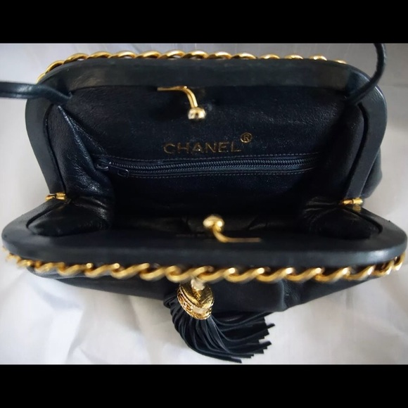 Vintage Chanel Navy Lambskin Frame Clutch - Picture 3 of 4