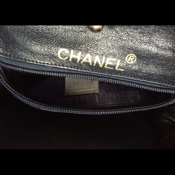 Vintage Chanel Navy Lambskin Frame Clutch - Picture 4 of 4