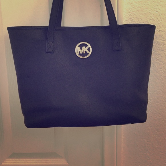 Michael Kors Purse - Picture 1 of 4