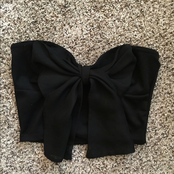 Black bow crop top