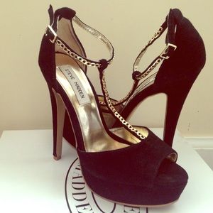 Suede T-Strap Pumps
