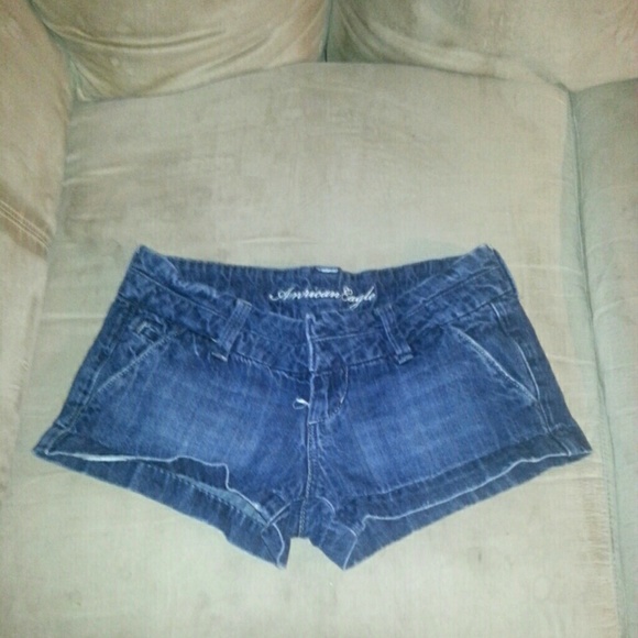 American Eagle size 0 shorts.