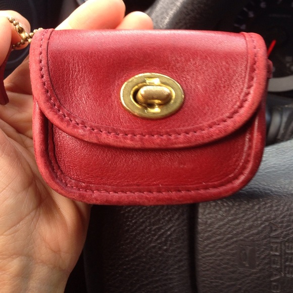 Maroon change holder