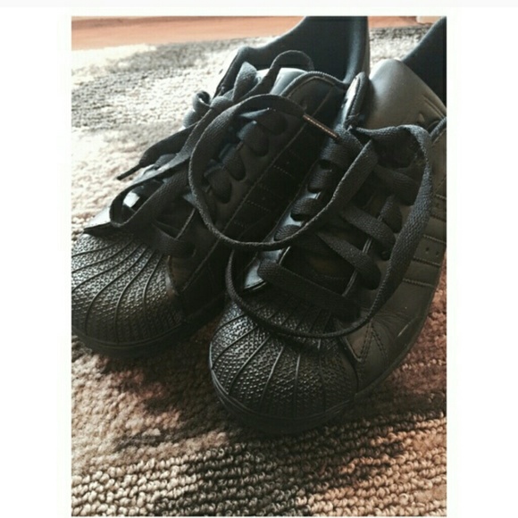 Classic shell toe Adidas!!!