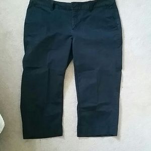 Caslon Navy capri pants
