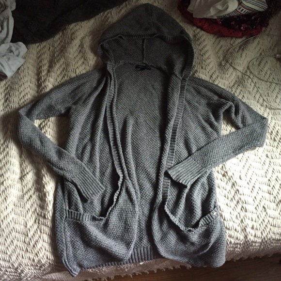SOLD ON VINTED*** AE grey cardigan - Picture 1 of 3