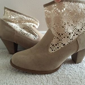 insanely adorable booties!