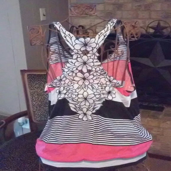 Flower Applique Tank Top