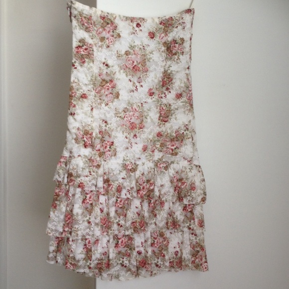 Dress - Picture 2 of 4