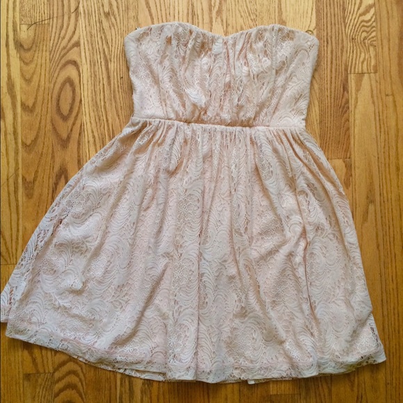 F21 ROSE LACE DRESS - Picture 2 of 4