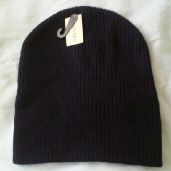 🚫SOLD🚫Bundle of two beanies - Picture 2 of 4