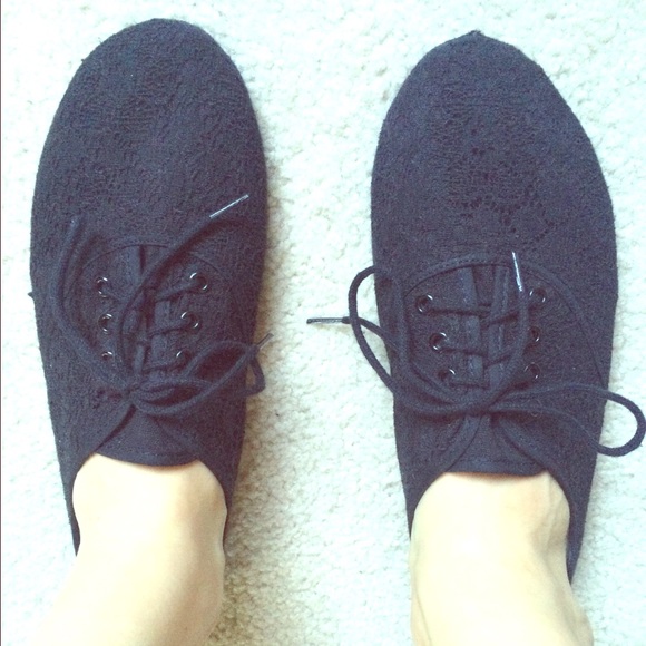 Black Lace Slip-On Style Shoes from H&M