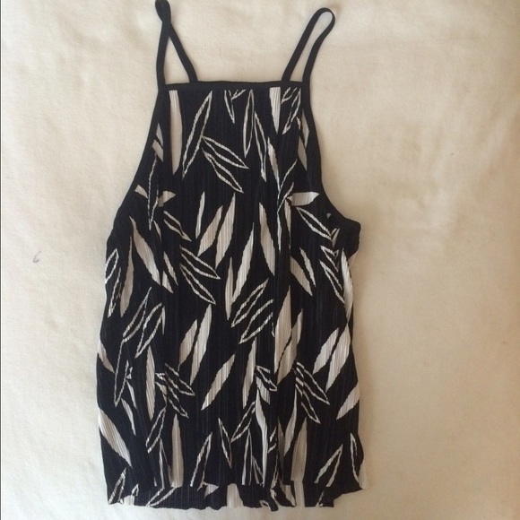 High neck tank top