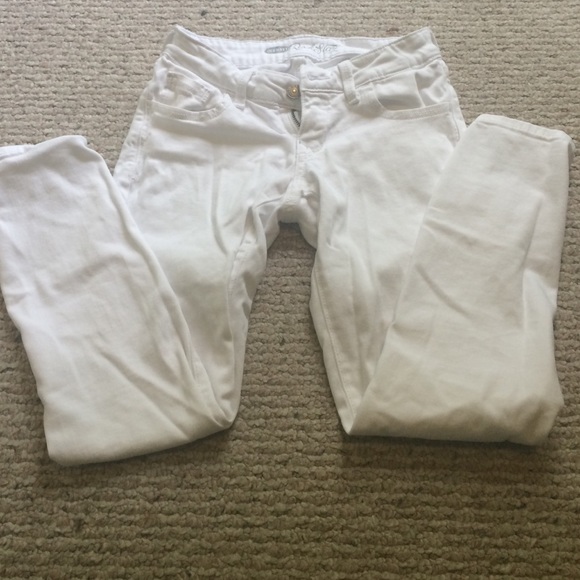 White denim capris
