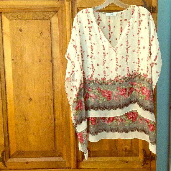 Flowy, sheer floral top!