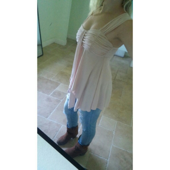 Super cute peach whisper no boundaries top