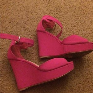 Pink wedges