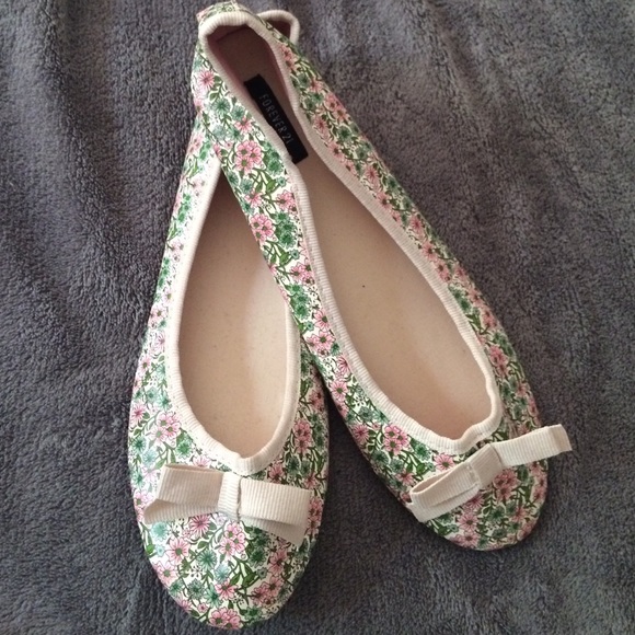 Flower Power Ballet Flats🌹🌷🌼