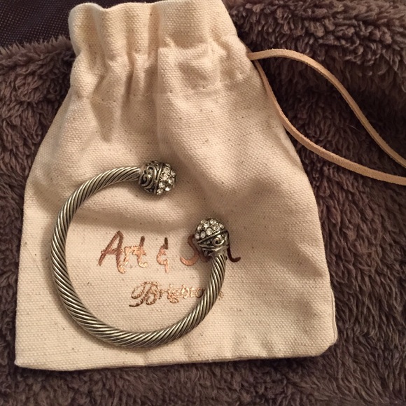 Glitzy wire bangle