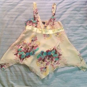 New flowy yellow floral print GAP sheer tank top
