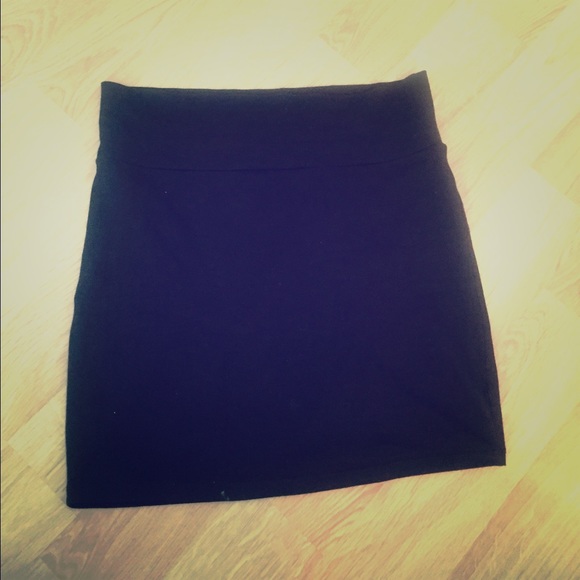 Black body tight skirt