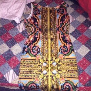 Pattern dress ; club dress .