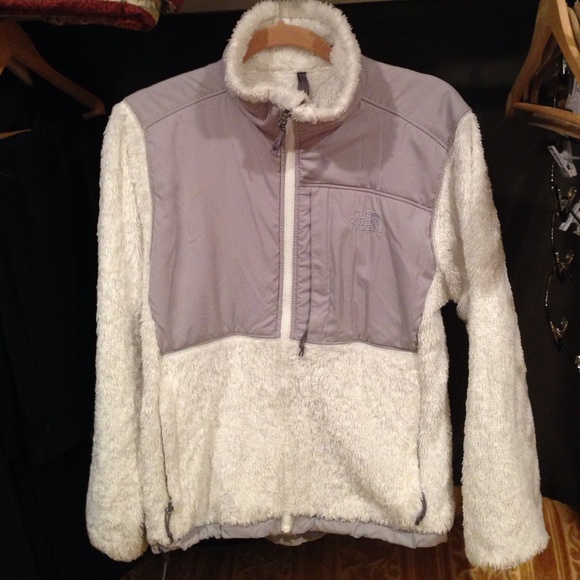 North face Denali jacket in white and gray. - Picture 1 of 3