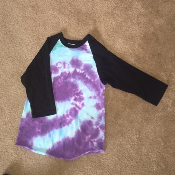tie-dye baseball tee
