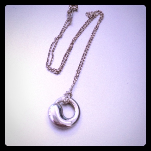 Tiffany & Co Elsa Peretti eternal circle pendant