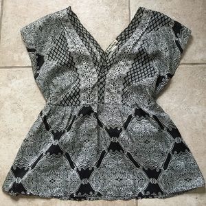 Forever 21 black and cream top