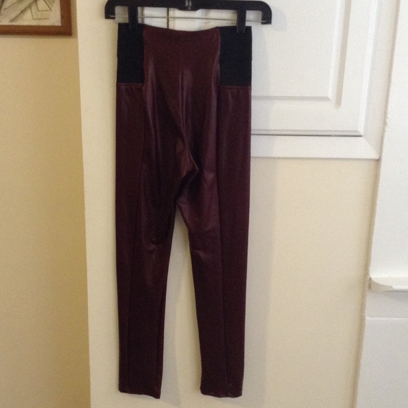 Burgundy LEATHER leggings size SMALL