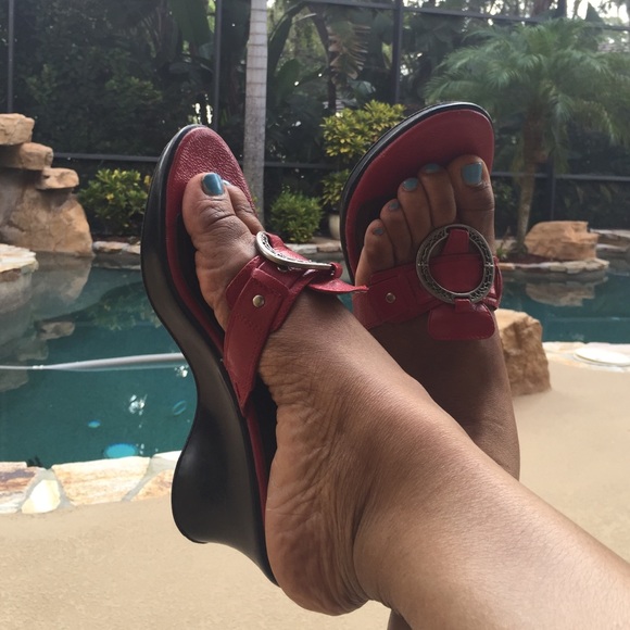 Sandals - Picture 3 of 3