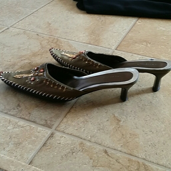 Shoes - Picture 2 of 3