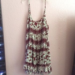 Brandy Melville rose print jada🌹