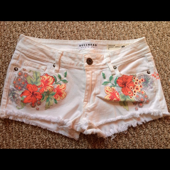Bullhead denim co. 'Frayed short short'