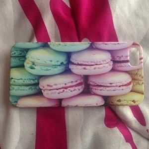 Macaroon case
