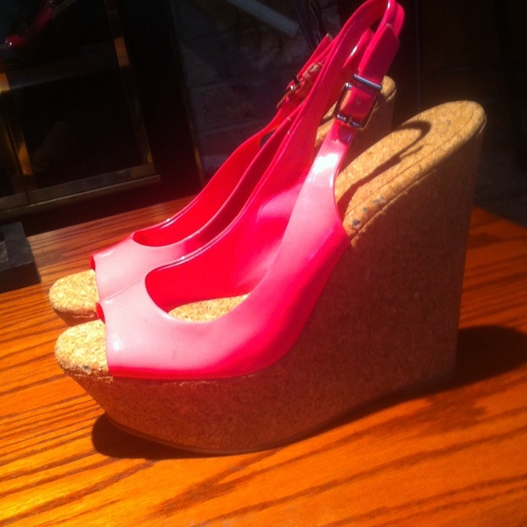 Jessica Simpson pink wedges
